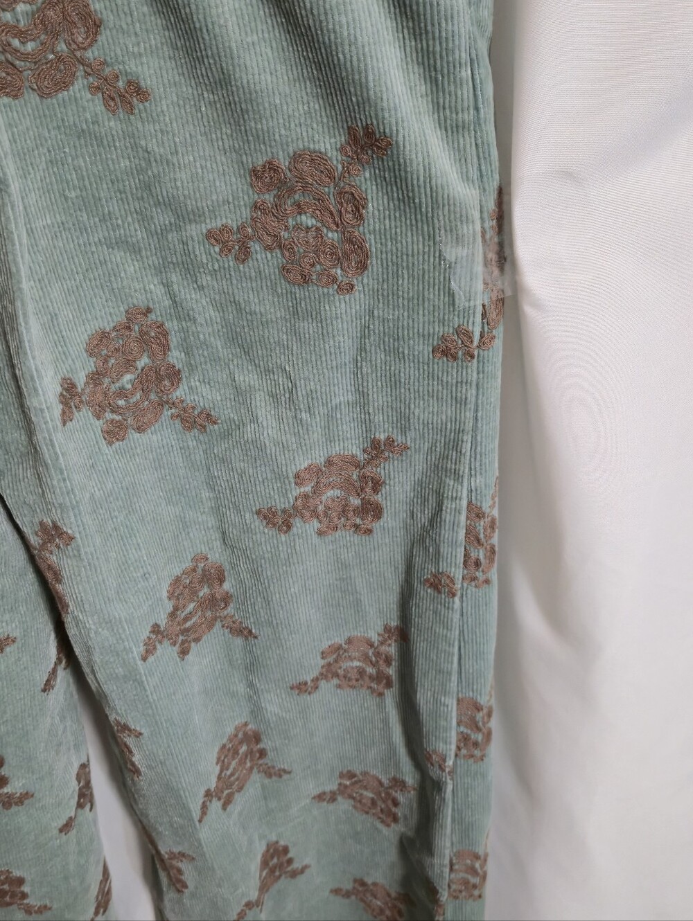 Mystree Sage Green Floral Jumpsuit with Brown Accents - Picture 7 of 14